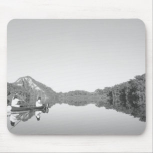 Alfombrilla De Ratón México, guardabosques del CONANP patrulla con su h