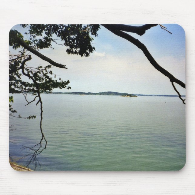 Alfombrilla De Ratón Mirando hacia afuera el río creado en un (Frente)