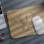 Alfombrilla De Ratón Moda elegante del nombre del monograma personaliza<br><div class="desc">Personalizado monogramado nombre familiar moderno moda elegante estilo rústico elegante burlap color beige claro personalizado mousepad.        Un regalo moderno para bodas,  aniversarios,  Acción de Gracias,  Navidades o cualquier otra ocasión.</div>