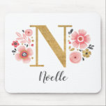 Alfombrilla De Ratón Monograma de color rosado giratorio<br><div class="desc">Una hermosa almohadilla de ratón floral rosa monogramada, femenina, con flores rosadas y una letra de monograma de oro falsa N. Personalice la almohadilla del ratón añadiendo su nombre debajo del monograma. Hace un regalo divertido para un amigo o para una dama de honor. Diseñado para ti por Blackberry Boulevard....</div>
