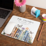 Alfombrilla De Ratón Monograma de libros y libros para profesores de ar<br><div class="desc">Sorprende al profesor en tu vida o te tratas a ti mismo (si eres el profesor) con este adorable bigote de monograma que incluye un hermoso ilustracion acuarela de libros en una estantería. Eres mi héroe, profesor. Presente perfecto para tu profesor de primaria favorito para Navidades, de vuelta a la...</div>