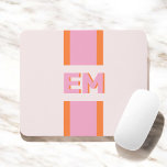 Alfombrilla De Ratón Monograma Naranja rosa retro<br><div class="desc">Actualice su espacio de trabajo con un mousepad personalizado que combina el encanto de la época y la funcionalidad moderna. Su monograma ocupa el centro de la escena en un tipo de letra sans serif negrita, mejorado por un efecto de sombra de caída que agrega profundidad y dimensión. La paleta...</div>