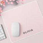 Alfombrilla De Ratón Monograma rosa y nombre personalizado | Personaliz<br><div class="desc">Actualice su área de trabajo con esta elegante almohadilla personalizada del ratón. Con un diseño elegante de color rosa pastel con un monograma y un nombre de personalizable, este teclado del ratón le aporta un toque de sofisticación a su escritorio. Perfecto para uso doméstico o de oficina, su superficie lisa...</div>
