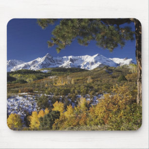 Alfombrilla De Ratón Montañas San Juan y árboles ápicos en color de 