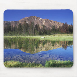 Alfombrilla De Ratón Montañas Sawtooth reflejadas en Fourth of July