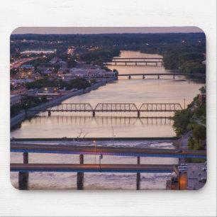 Alfombrilla De Ratón Muchos puentes cruzan el Grand River, vista al ata