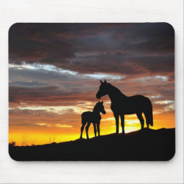Alfombrilla De Ratón Mustang Mare and Foal Silhouette With Sunset
