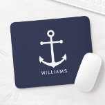 Alfombrilla De Ratón Nautical White Anchor y nombre personalizado en az<br><div class="desc">Moderna almohadilla de ratón náutica Minimalista con ancla blanca con nombre personalizado en sans modernos blancos estilo de letra serif sobre fondo azul marino.</div>