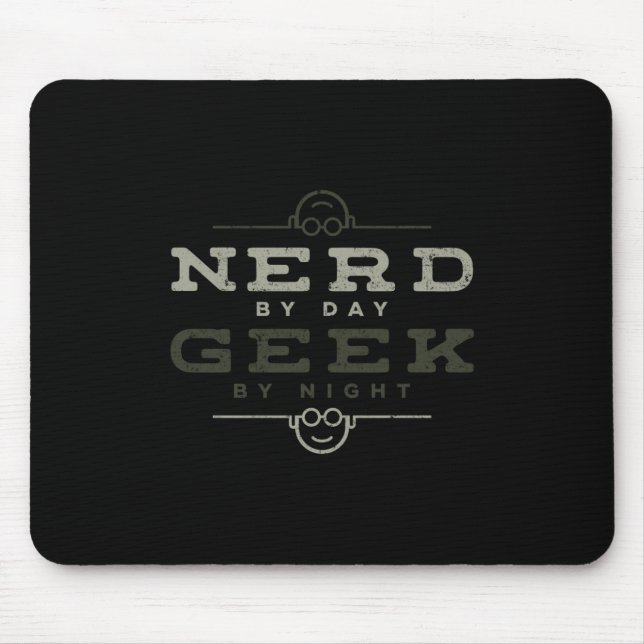 Alfombrilla De Ratón Nerviado por Day Geek por noche (Frente)