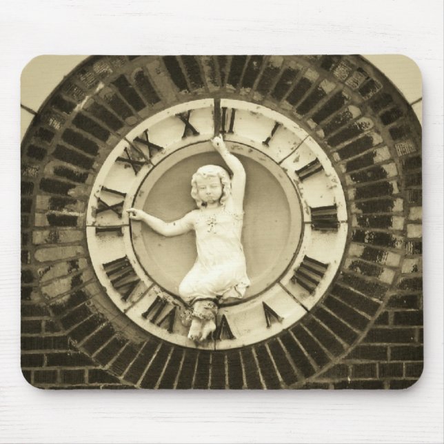 Alfombrilla De Ratón Niño a tiempo en un viejo edificio de ladrillo (Frente)