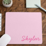 Alfombrilla De Ratón Nombre cursivo del Personalizado rosado rosado ros<br><div class="desc">¡Esta es una almohadilla de ratón con el nombre cursivo del Personalizado rosado caliente de la goma de burbujas!</div>