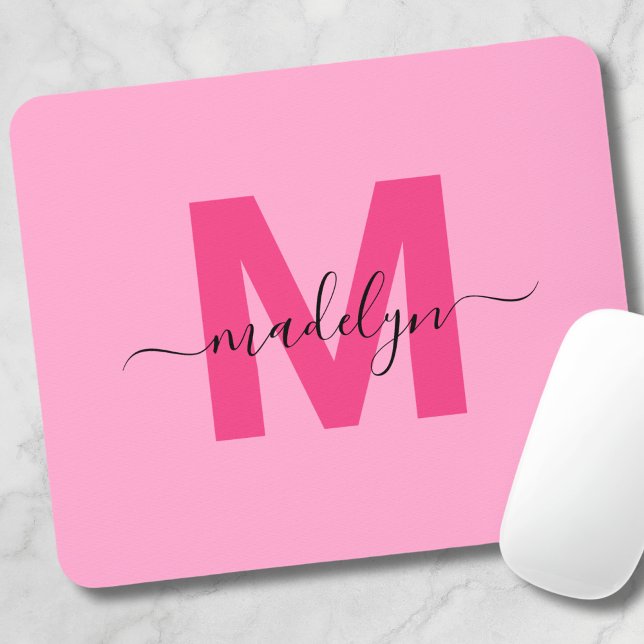 Alfombrilla De Ratón Nombre de guión de monograma rosado Giro (Girly Pink Monogram Script Name Mouse Pad)