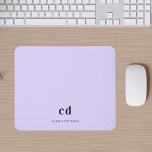 Alfombrilla De Ratón Nombre de las iniciales del monograma de lavanda v<br><div class="desc">Un fondo violeta de moda,  de color lavanda. Personalice y agregue sus iniciales,  letras y nombre completo para el monograma.</div>