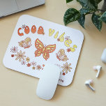 Alfombrilla De Ratón Nombre de mariposa de flores hippie retro de bueno<br><div class="desc">Las almohadillas de ratón de nombre personalizado de mariposa de flores de estilo hippie Good Vibes Retro incluyen el texto "buenas vibraciones" en una tipografía de escritura moderna acentuada con mariposas y flores retro y personalizada con su nombre personalizado en la base. Perfecto regalo para Navidades, cumpleaños, universidad, mejores amigos...</div>