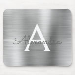 Alfombrilla De Ratón Nombre de monograma de Relieve metalizado plateado<br><div class="desc">Faux Plata Cepillado Monograma Metalizado Monograma Mousepad. Este Mousepad puede ser personalizado para incluir su nombre de pila.</div>