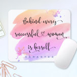 Alfombrilla De Ratón Nombre de tipografía de color rosa para mujer exit<br><div class="desc">"Detrás de cada mujer exitosa está ella misma". Entonces, ¿quién necesita al Príncipe Encantador? Haz tu propio "feliz siempre después" y abraza el "poder chica" cada vez que usas este elegante y colorido nombre feminista inspirador de costumbre mousepad con tipografía de escritura dulce manuscrita negra sobre un salpicón de color...</div>