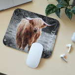 Alfombrilla De Ratón Nombre personalizado de Highland Cow Scotland<br><div class="desc">Este diseño fue creado a través del arte digital. Se puede personalizar haciendo clic en el botón personalizar y agregando un nombre,  iniciales o tus palabras favoritas. Contáctame en colorflowcreations@gmail.com si quieres tener este diseño en otro producto. Ver más de mis creaciones o seguirme en www.facebook.com/colorflowcreations,  www.instagram.com/colorflowcreations,  www.twitter.com/colorflowart,  y・.</div>