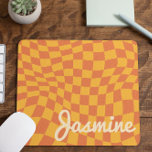 Alfombrilla De Ratón Nombre personalizado de la placa de verificador re<br><div class="desc">Esta es una placa antirrobo retro Naranja con nombre personalizado Monograma ratón Pad!</div>