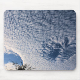 Alfombrilla De Ratón Nubes con agujeros al amanecer