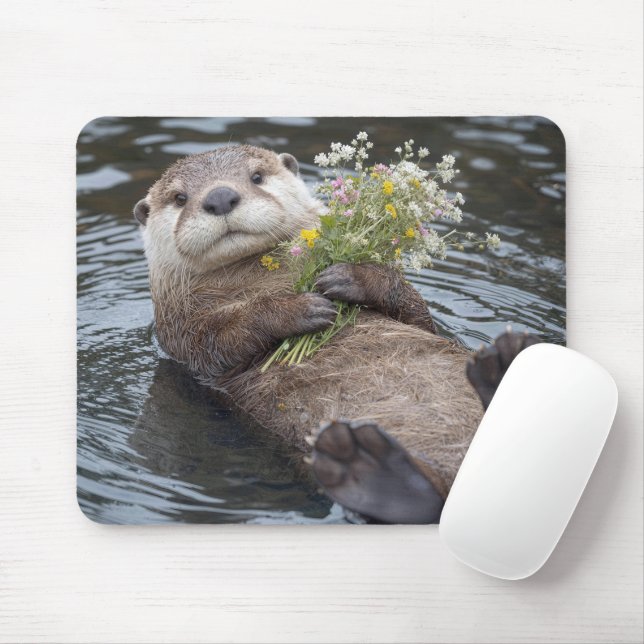 Alfombrilla De Ratón Nutria flotando con ramo de flores silvestres (Con ratón)