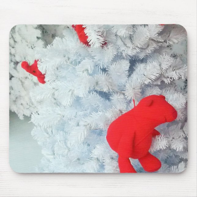 Alfombrilla De Ratón Oso de peluche rojo en árbol de Navidad (Frente)