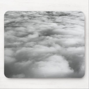 Alfombrilla De Ratón Paisaje de nubes inquietante al amanecer.