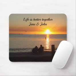 Alfombrilla De Ratón Pareja Sentada En La Playa En Sunset Mousepad