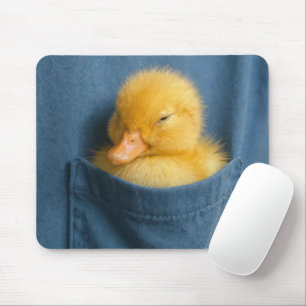 Alfombrilla De Ratón Patito Amarillo en el Bolsillo de una Camiseta