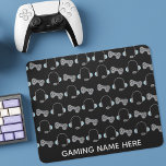 Alfombrilla De Ratón Patrón de juegos personalizado de Guay Gamer BlacK<br><div class="desc">Impresionante mousepad de juego personalizado con un controlador de videojuegos y un patrón de auriculares para un jugador. Personalice con un nombre en blanco en la almohadilla negra del ratón.</div>