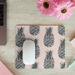 Alfombrilla De Ratón Patrón Gris Tropical y Piña Rosa Sin Marea<br><div class="desc">Patrón Gris Tropical y Piña Rosa Sin Marea</div>