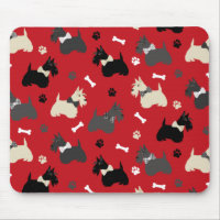 Paws y huesos aterradores escoceses rojos