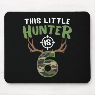 Alfombrilla De Ratón Pequeño Cazador son 6 niños de cumpleaños 6 ciervo