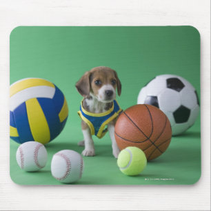 Alfombrilla De Ratón Perrito rodeado por las bolas del deporte