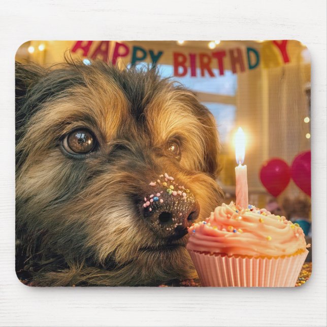 Alfombrilla De Ratón Perro Desgreñado con una Tarta de Cumpleaños (Frente)