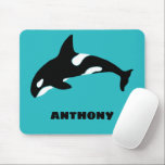 Alfombrilla De Ratón Personalizado de orcas asesinas ballenas azul Verd<br><div class="desc">Crear un regalo personalizado para alguien que ame las ballenas y otros animales del océano. Este mousepad presenta un ilustracion de una orca o de una ballena asesina en blanco y negro sobre un brillante fondo azul verde azulado y está listo para ser personalizado con un nombre u otro texto...</div>