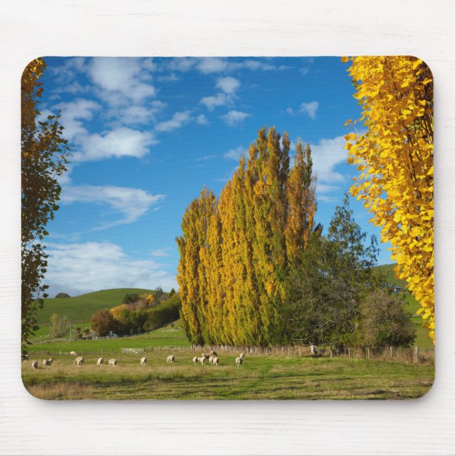Alfombrilla De Ratón Prado de granja con ovejas (Frente)