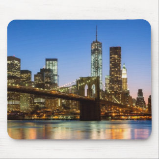 Alfombrilla De Ratón Puente de Manhattan y de Brooklyn en la oscuridad