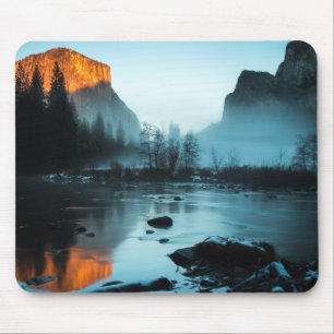 Alfombrilla De Ratón Puesta del sol brumosa en Yosemite