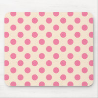 Punto de polka rosa sobre crema