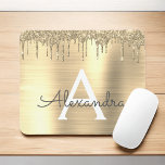 Alfombrilla De Ratón Purpurina de oro Cepillado nombre de monograma Met<br><div class="desc">Purpurina de la espuma metálica del Relieve metalizado de la imitación de oro Cepillado Nombre del monograma Metalizado y Mousepad inicial (almohadilla del ratón). Esto hace que el dulce perfecto cumpleaños 16, boda, ducha de novia, aniversario, ducha de bebé o fiesta de soltera sea regalo para alguien que ama el...</div>
