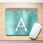 Alfombrilla De Ratón Purpurina Verde azulado plateado Cepillado nombre<br><div class="desc">Plata y Verde azulado Aqua Blue Faux Relieve metalizado Metálico Esparkle Purpurina Cepillado Nombre de Monograma Metalizado y Mousepad Inicial (almohadilla de ratón). Esto hace que el dulce perfecto cumpleaños 16, boda, ducha de novia, aniversario, ducha de bebé o fiesta de soltera sea regalo para alguien que ama el lujo...</div>