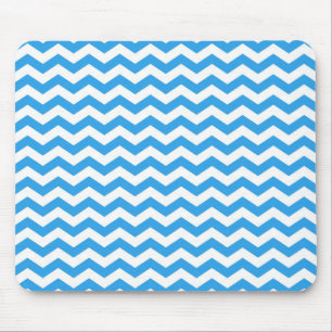 Alfombrilla De Ratón Rayas zigzag chevron azul brillante y a la moda.