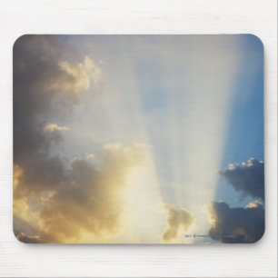 Alfombrilla De Ratón Rayos de la luz que brillan a través de las nubes