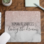 Alfombrilla De Ratón Recursos humanos viviendo el humor de trabajo de s<br><div class="desc">Este diseño no contiene purpurinas ni secuencias reales. Se puede personalizar en el área que se proporciona cambiando la foto y/o el texto. O puede personalizarse haciendo clic en Personalizar esta plantilla y, a continuación, eligiendo la opción de hacer clic en el personalizar y eliminando o cambiando el color del...</div>