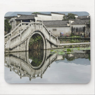 Alfombrilla De Ratón Reflejo del puente, pueblo de Hong Cun, Yi