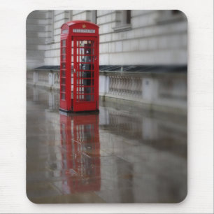 Alfombrilla De Ratón Reflexiones sobre una caja de teléfono rojo - Lond