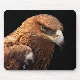 Alfombrilla De Ratón Retrato de Eagle aislado en negro