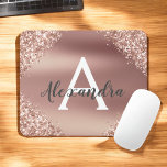 Alfombrilla De Ratón Rosa Purpurina de espuma dorada Monograma Nombre M<br><div class="desc">Rubor Rosa - Rosa  Faux Sparkle Purpurina Relieve metalizado metálico Ombre Monograma Nombre Monograma Mousepad. Esta almohadilla del ratón se puede personalizar para incluir su nombre de pila.</div>
