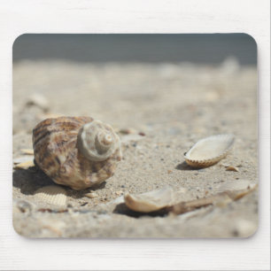 Alfombrilla De Ratón Seashells en la arena por el mar