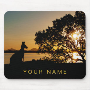 Alfombrilla De Ratón Silhouette de árbol canguro negro y dorado con ata